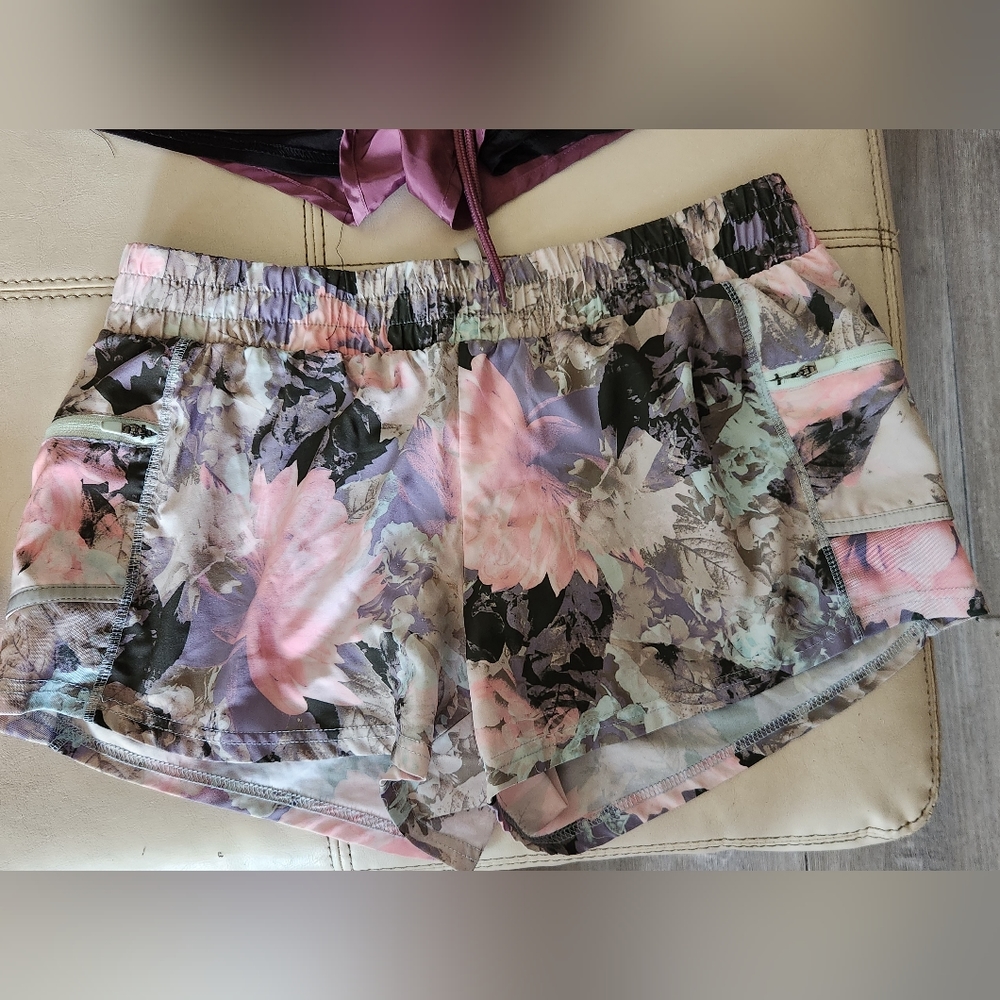 Lululemon athletic shorts size M